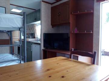 Фото номера Дом-фургон Кемпинги Domki Gucio i Maja г. Гродзиск-Мазовецкий 7